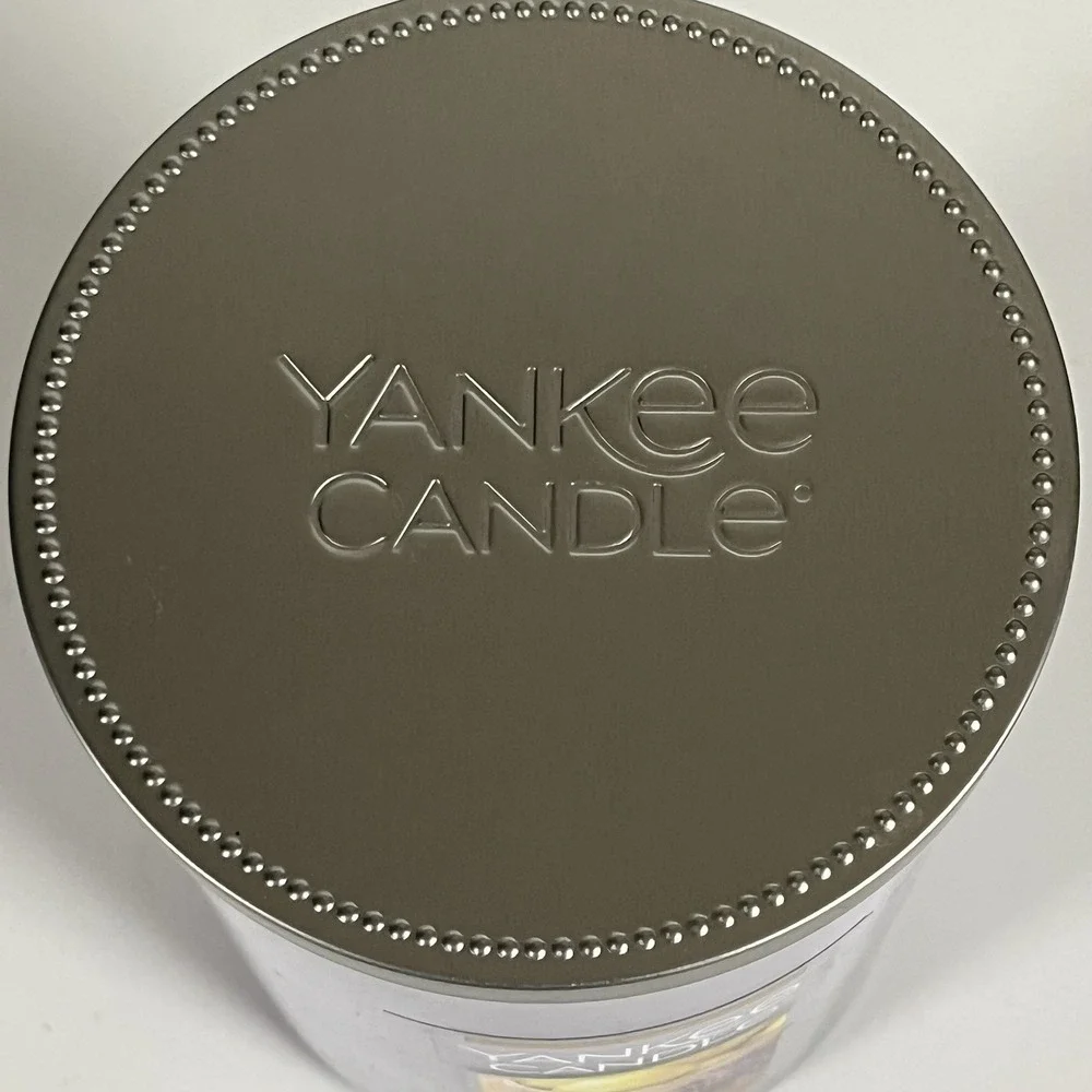 Yankee Candle LEMON LAVENDER Large 2-Wick Tumbler Jar Purple 22 oz Wax